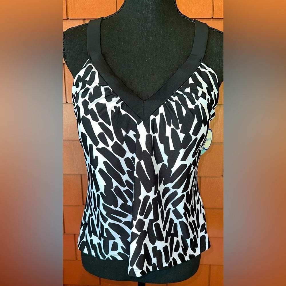 NWT Shore Club Swim Top Black and White